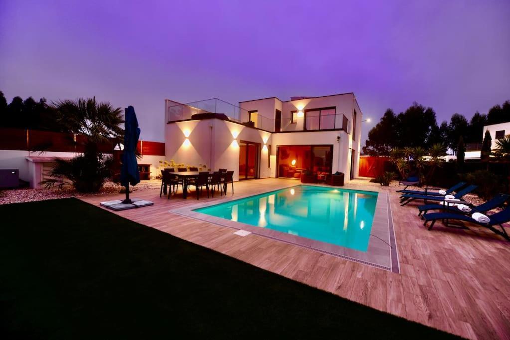 Villa Serena - Exquisite Villa With Private Heated Pool ساو مارتينهو دو بورتو المظهر الخارجي الصورة