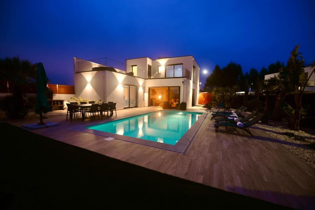 Villa Serena - Exquisite Villa With Private Heated Pool ساو مارتينهو دو بورتو المظهر الخارجي الصورة