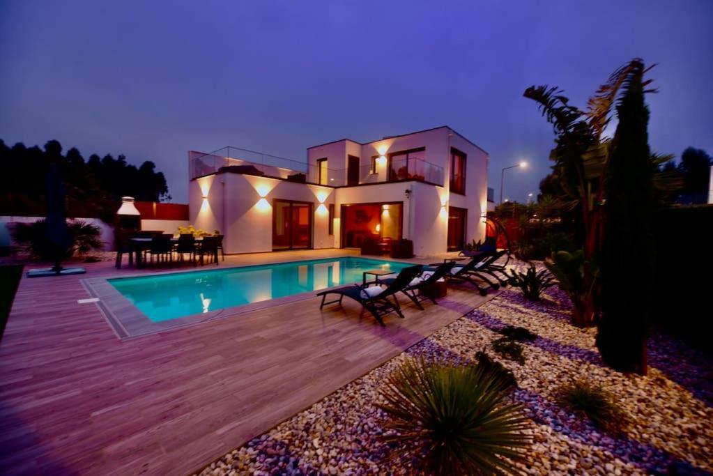 Villa Serena - Exquisite Villa With Private Heated Pool ساو مارتينهو دو بورتو المظهر الخارجي الصورة